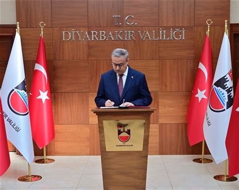 Diyarbakır Valisi Su: "Vatandaşlarımız için gece gündüz çalışıyoruz"